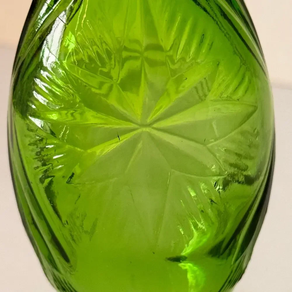 Emerald Green Starburst Pattern Antique Glass Bud Wildflower Vase 7